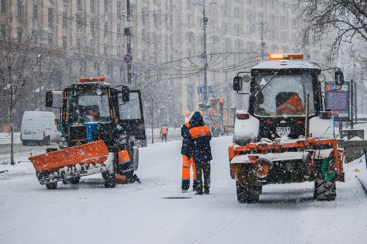 Всего на улицах Киева работает 339 единиц техники