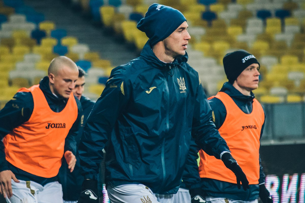 Романа Яремчука, выступающего за бельгийский "Гент", считают главным претендентом на выход в основе на позиции форварда в ближайших матчах Романа Яремчука, выступающего за бельгийский "Гент", считают главным претендентом на выход в основе на позиции форварда в ближайших матчах