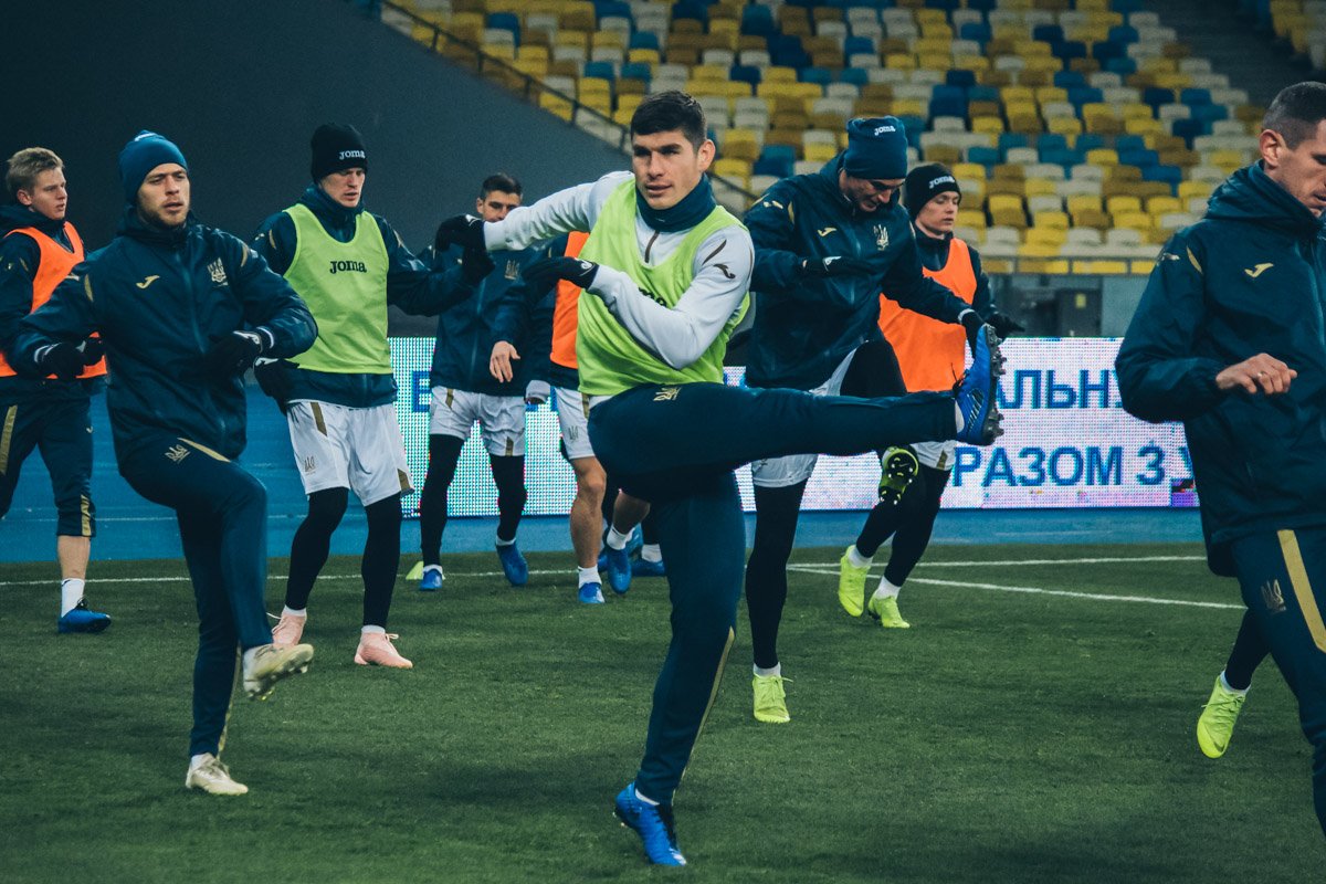 В последнее время Руслан Малиновский закрепил за собой место в основном составе сборной В последнее время Руслан Малиновский закрепил за собой место в основном составе сборной