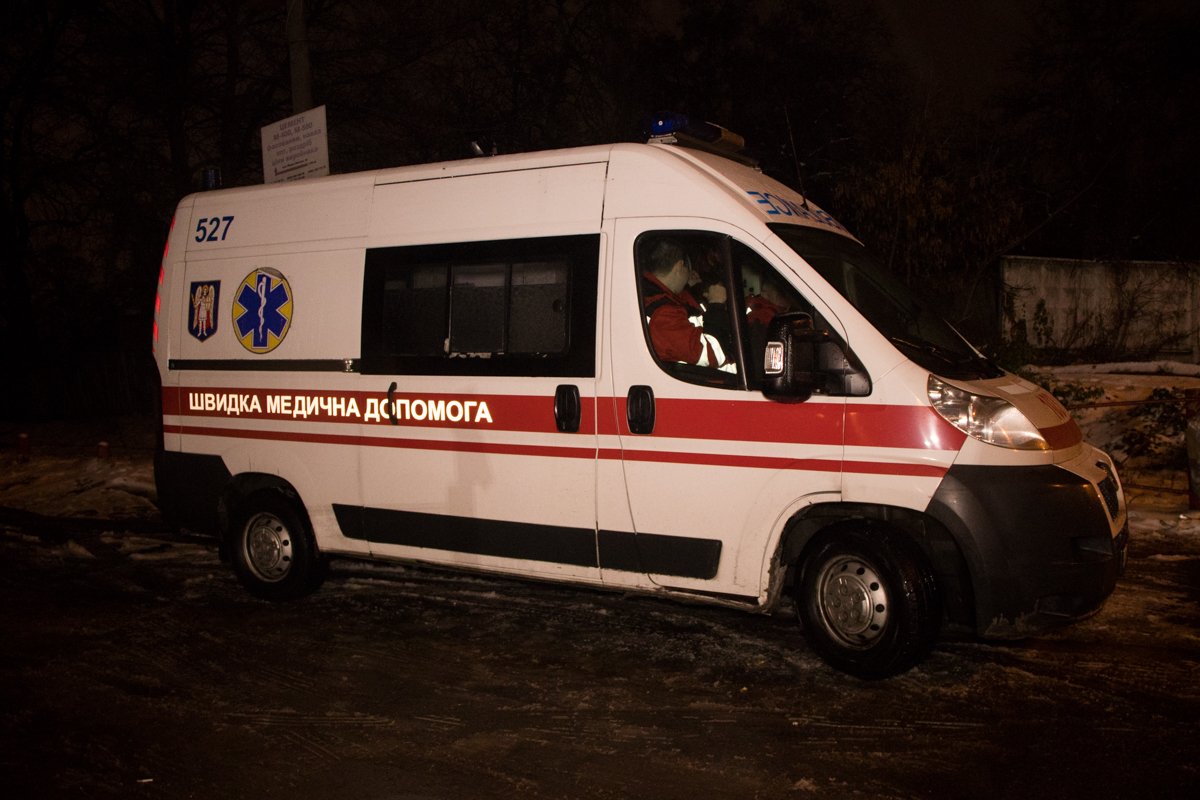 Также около базы дежурила карета скорой помощи