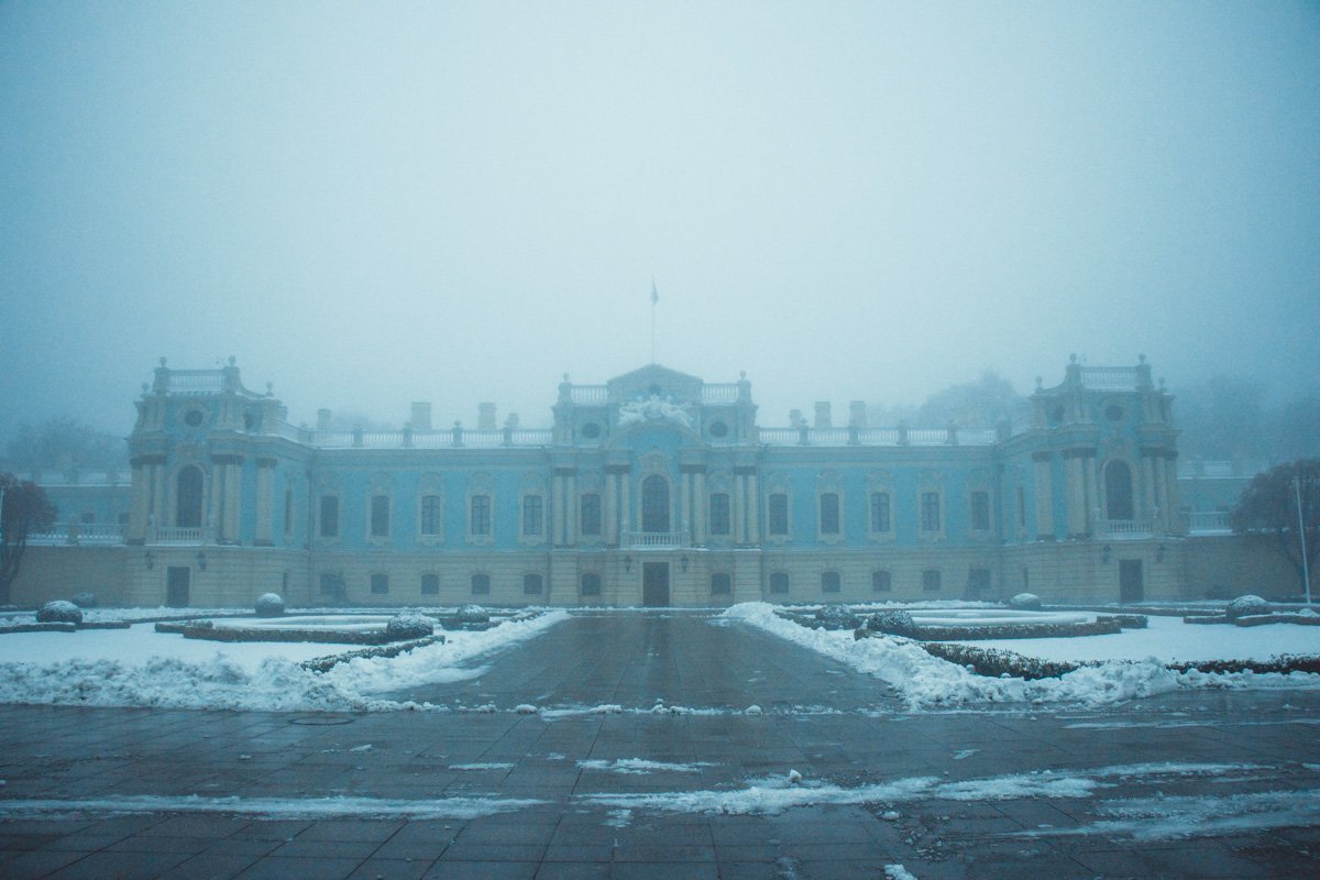 Сейчас там, кажется, есть тайна Сейчас там, кажется, есть тайна