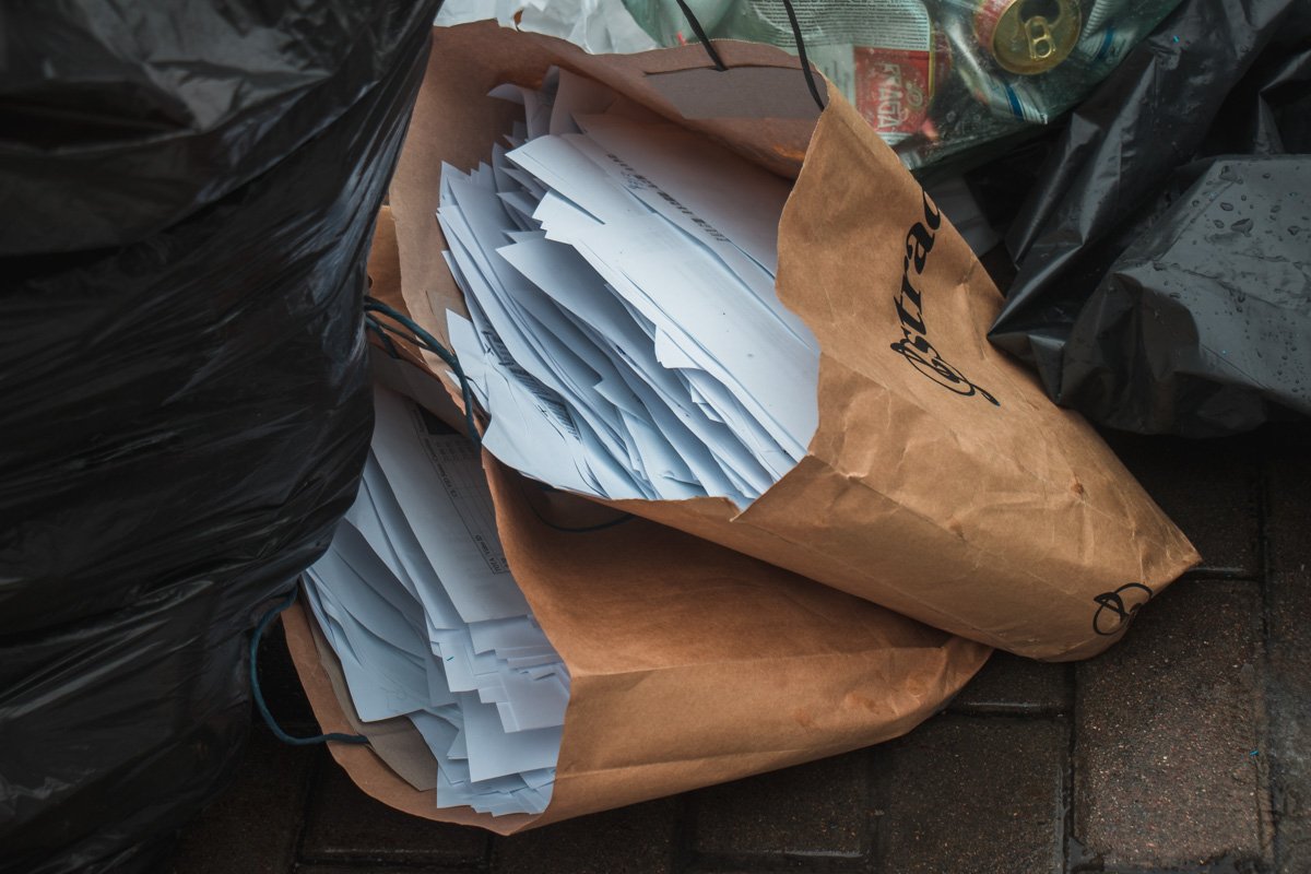 Помочь детям можно сдав мусор в пункты приема 