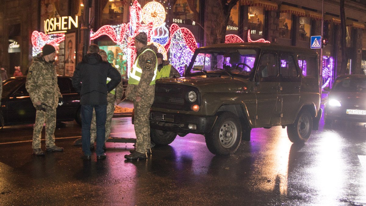 Авария произошла в час пик и затруднила движение по улице Бассейной Авария произошла в час пик и затруднила движение по улице Бассейной