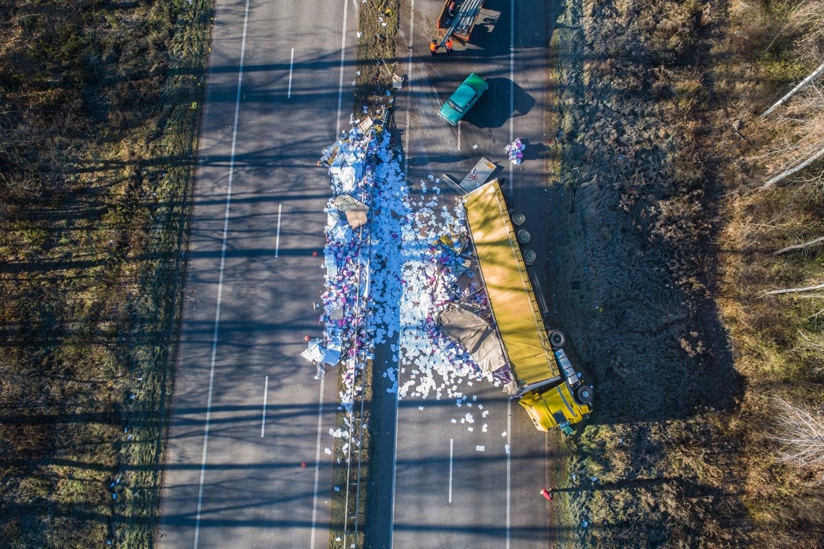 Из-за аварии движение по трассе в сторону Житомира пустили по встречной полосе