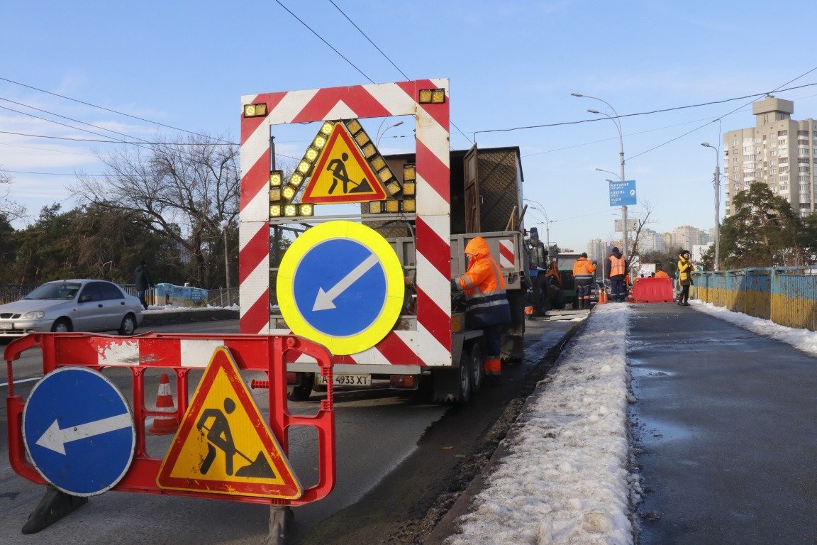 Аварию могла вызвать тяжелая техника, например, снегоуборочная машина