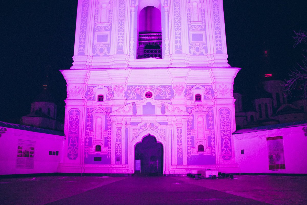 Новый окрас Софии Киевской приурочен к Международному дню преждевременно рожденных детей