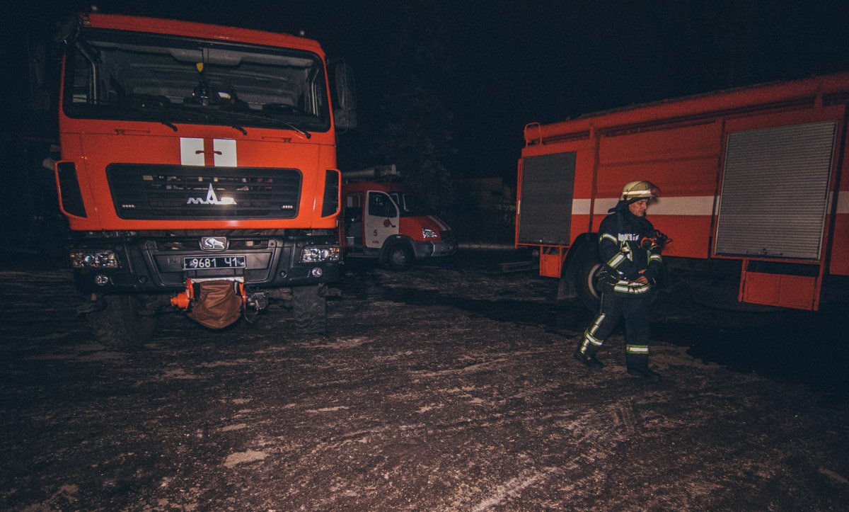 На месте работало пять единиц основной и специальной техники