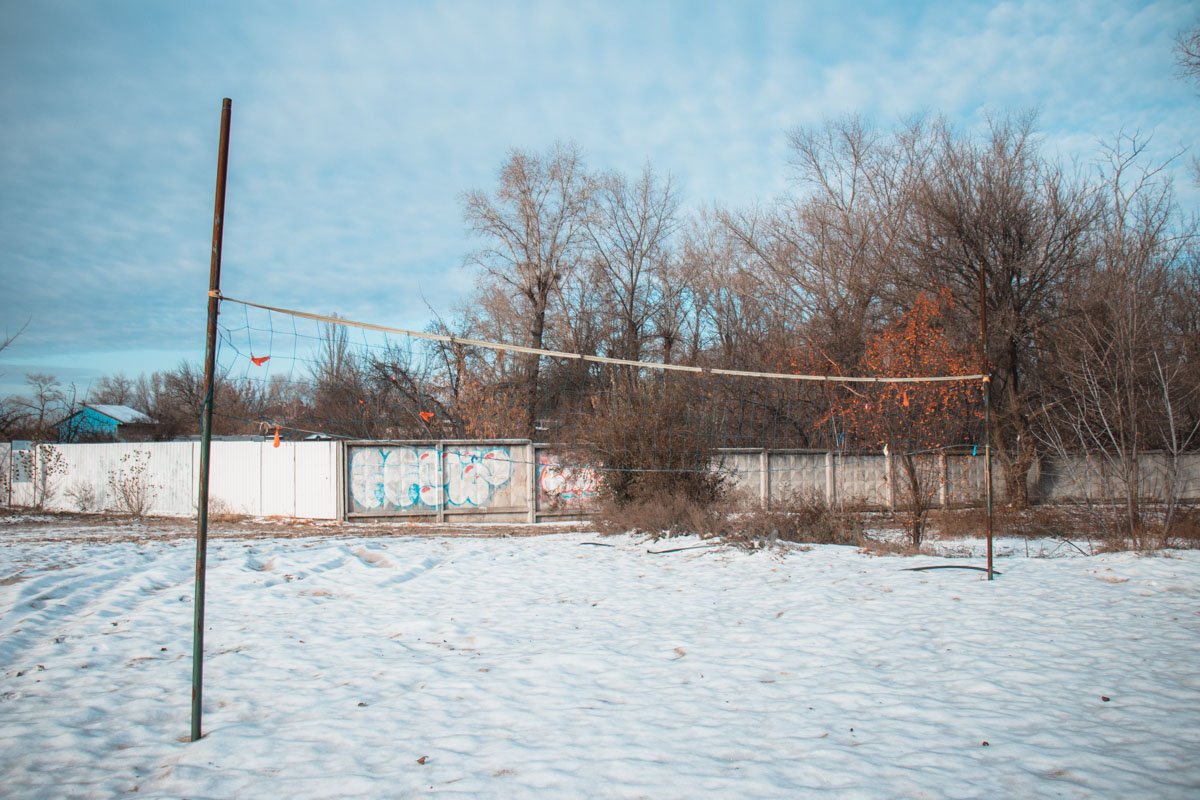 Согласно тендерному договору "Спец-Ком" должен сначала демонтировать старые постройки