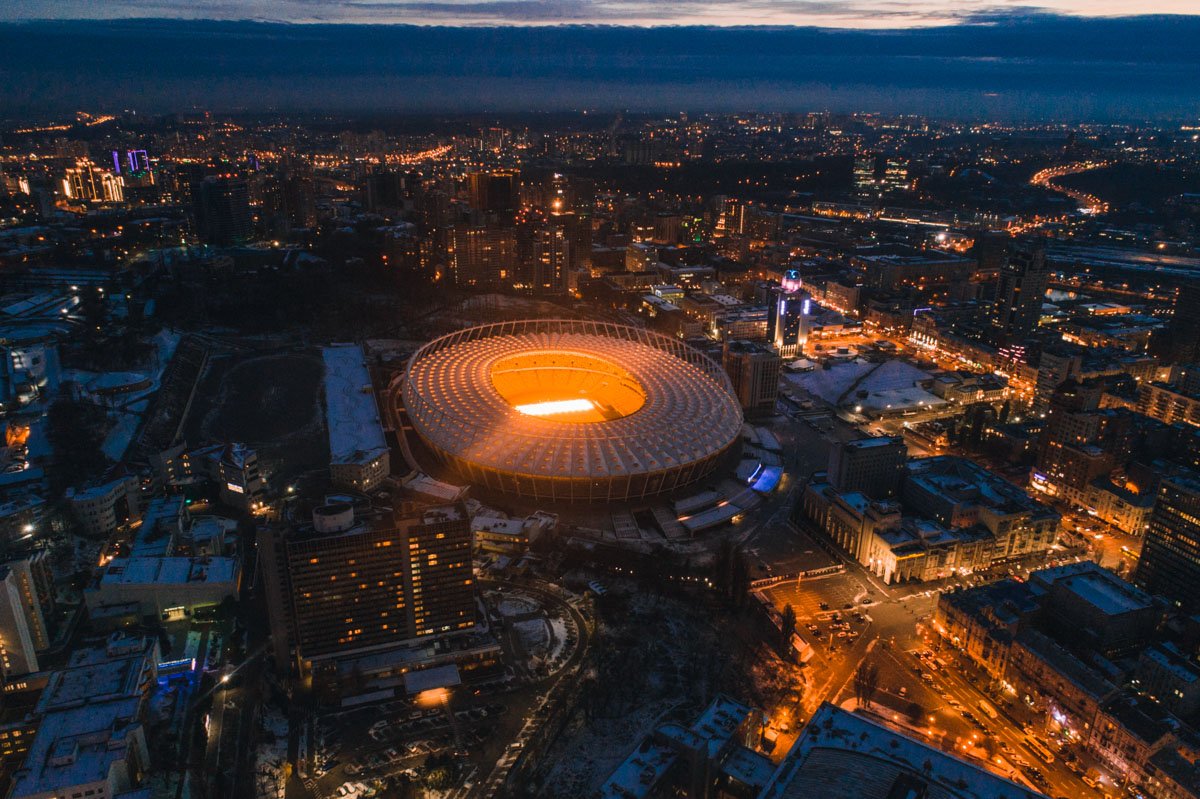 Чаша НСК "Олимпийский" выглядит словно пришельцем из далекой галактики Чаша НСК "Олимпийский" выглядит словно пришельцем из далекой галактики