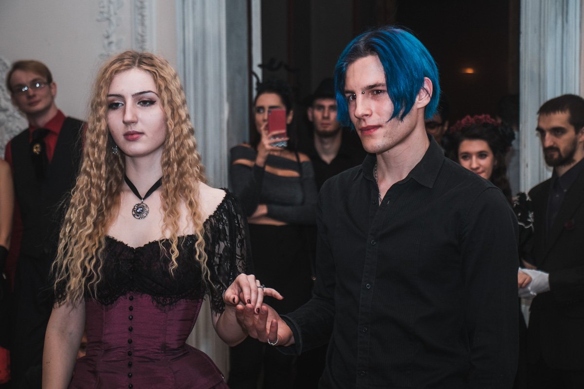 Было видно, что большинство танцующих - не профессионалы, а любители, но в этом и был особый шарм Было видно, что большинство танцующих - не профессионалы, а любители, но в этом и был особый шарм