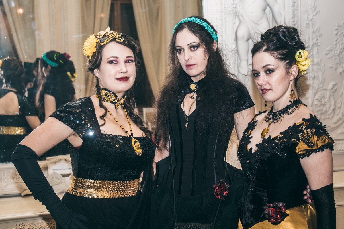 Идею такого формата бала позаимствовали у американских и европейских бальных вечеров Идею такого формата бала позаимствовали у американских и европейских бальных вечеров