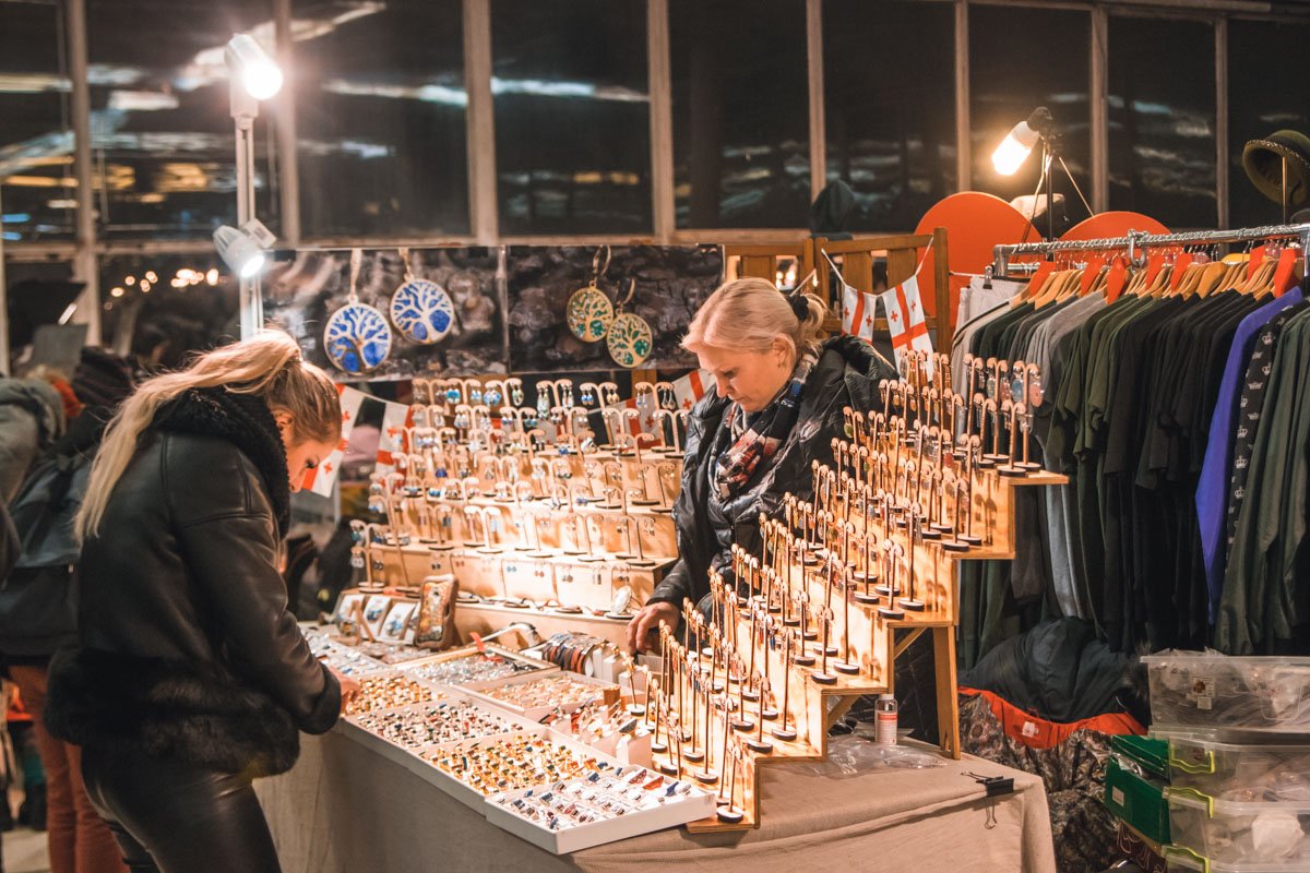 На главной барахолке страны собрались 350 продавцов