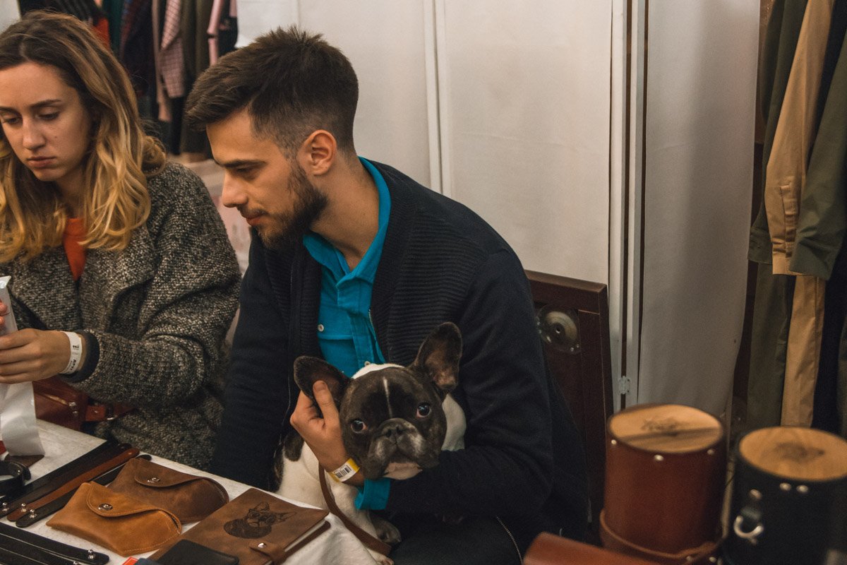 Кто-то приводил с собой своих четырехлапых друзей