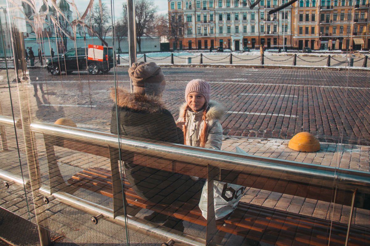 А вы в детстве любили ловить солнечных зайчиков? А вы в детстве любили ловить солнечных зайчиков?