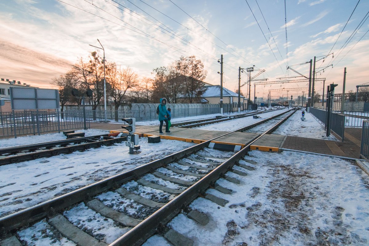 Новый переход призван обезопасить людей, а также сделает пересечение путей более комфортным