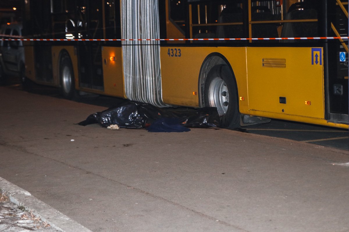 Мужчина получил сильные повреждения в области лица и туловища Мужчина получил сильные повреждения в области лица и туловища