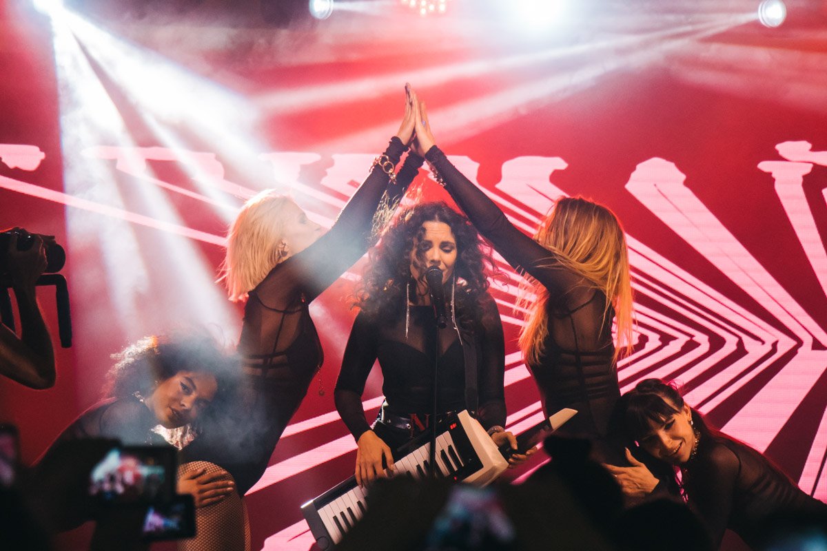 Аплодисменты не затихали на протяжении всего выступления Аплодисменты не затихали на протяжении всего выступления