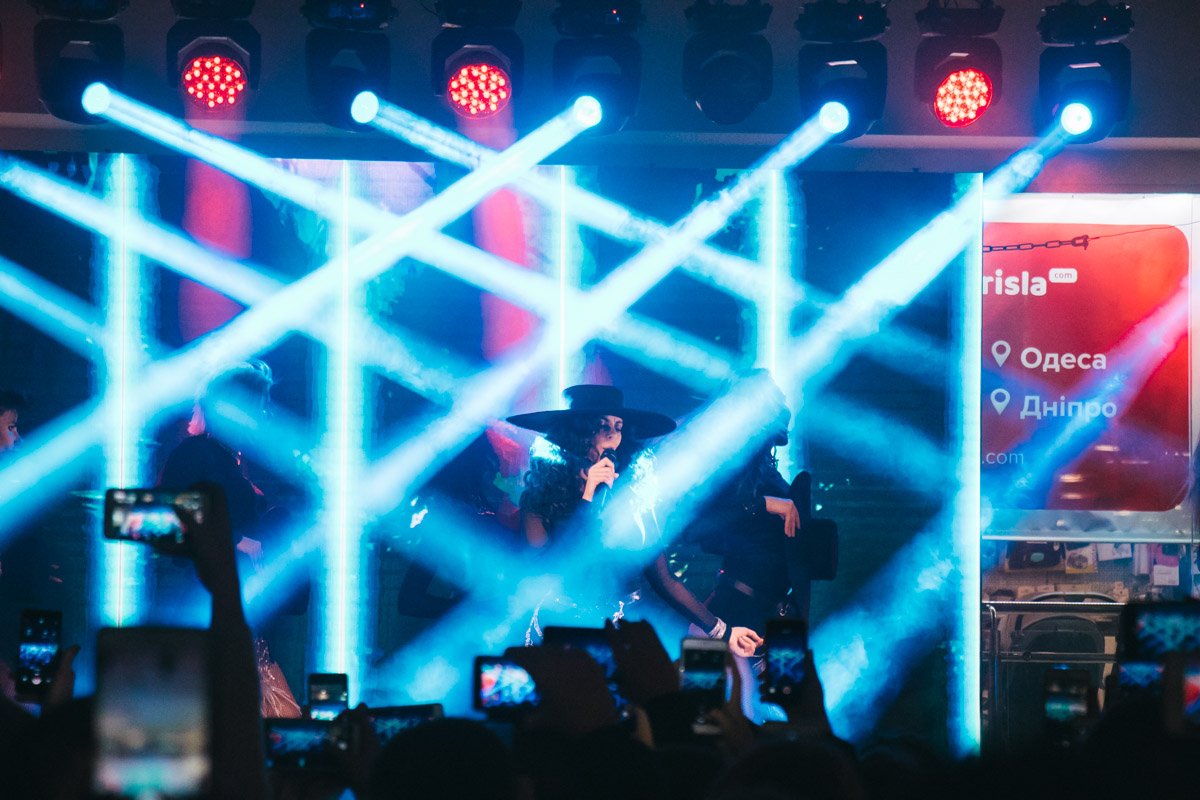 Instagram жителей столицы буквально горел от публикаций с мини-концерта Instagram жителей столицы буквально горел от публикаций с мини-концерта