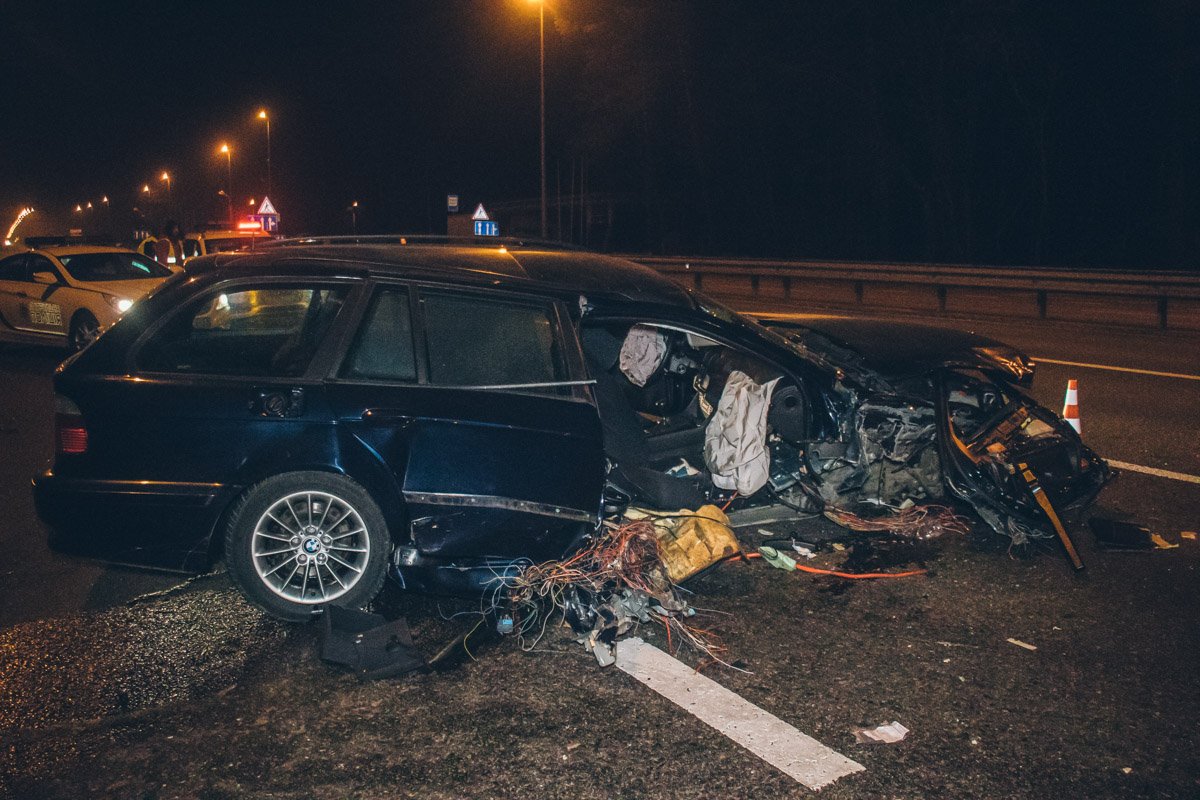 Водитель Opel не заметил движущееся на него авто и выехал на дорогу прямо перед ним