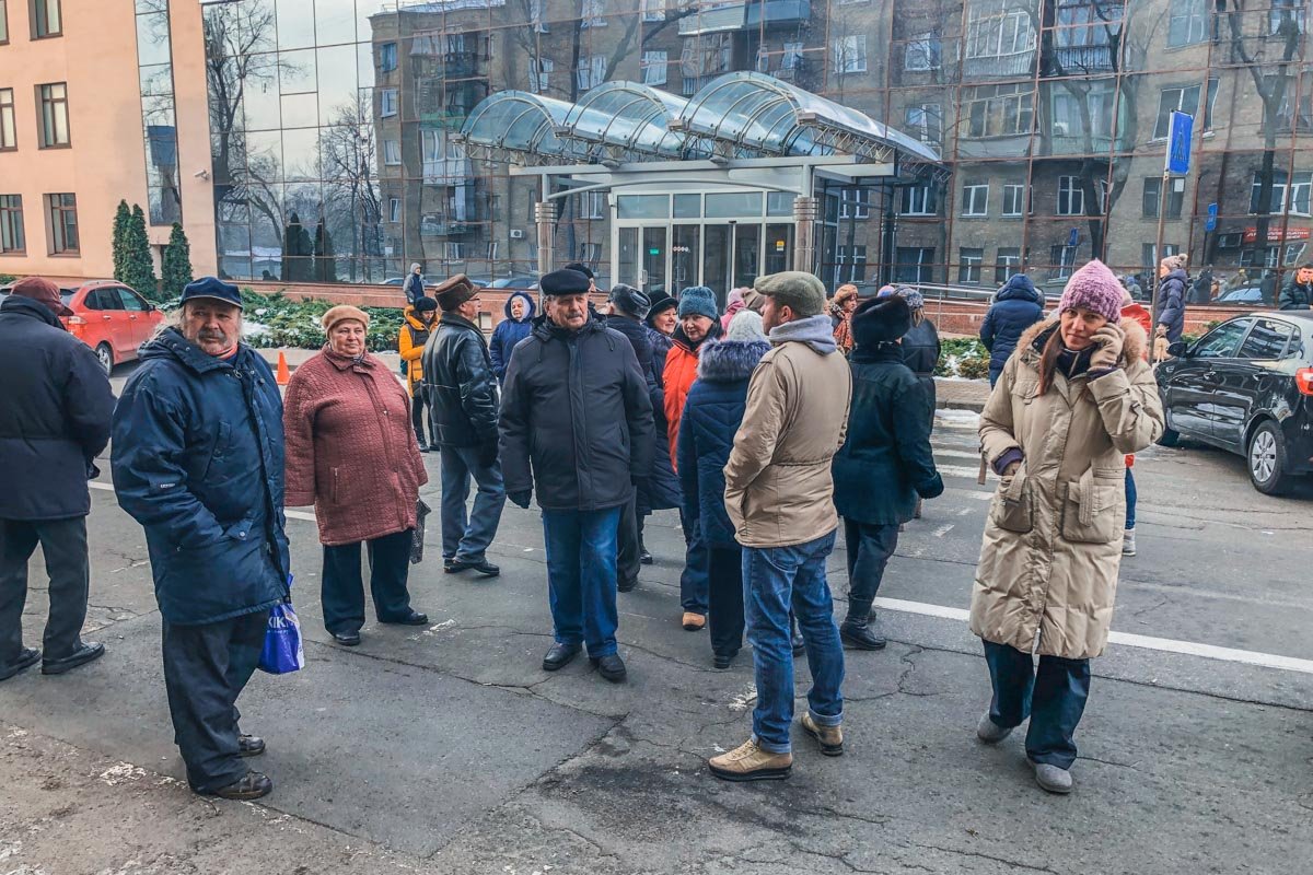 В Киеве на улице Зоологической начался стихийный митинг