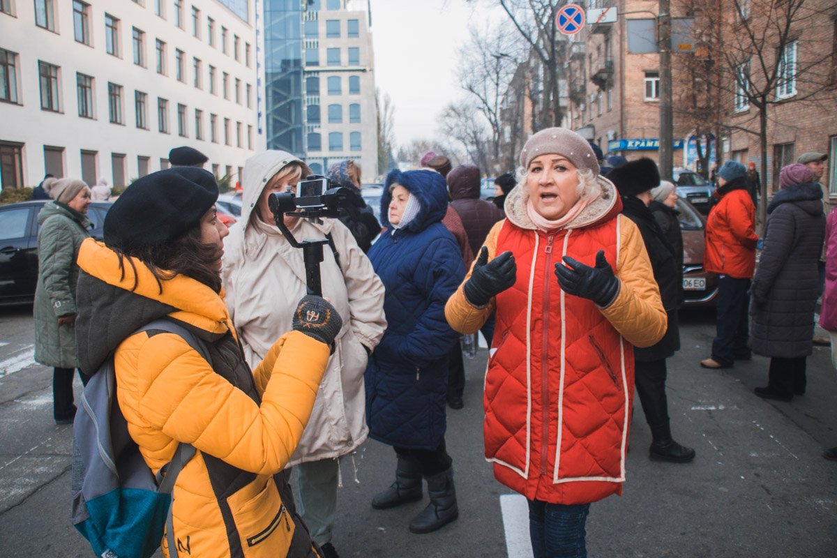 Жительница одного из домов рассказала, что неоднократно обращалась в коммунальные службы, однако тепло так и не включили
