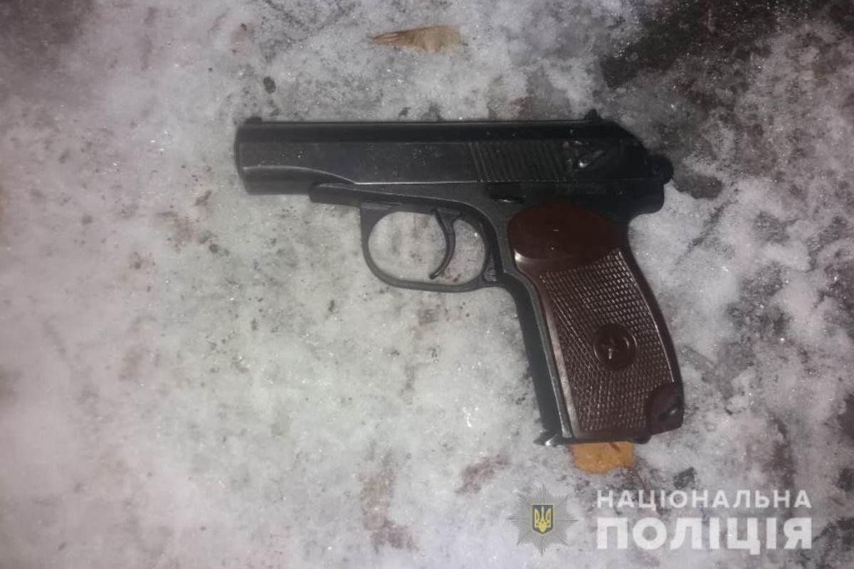 У бандита оказался еще один пистолет, после перестрелки погиб вор У бандита оказался еще один пистолет, после перестрелки погиб вор
