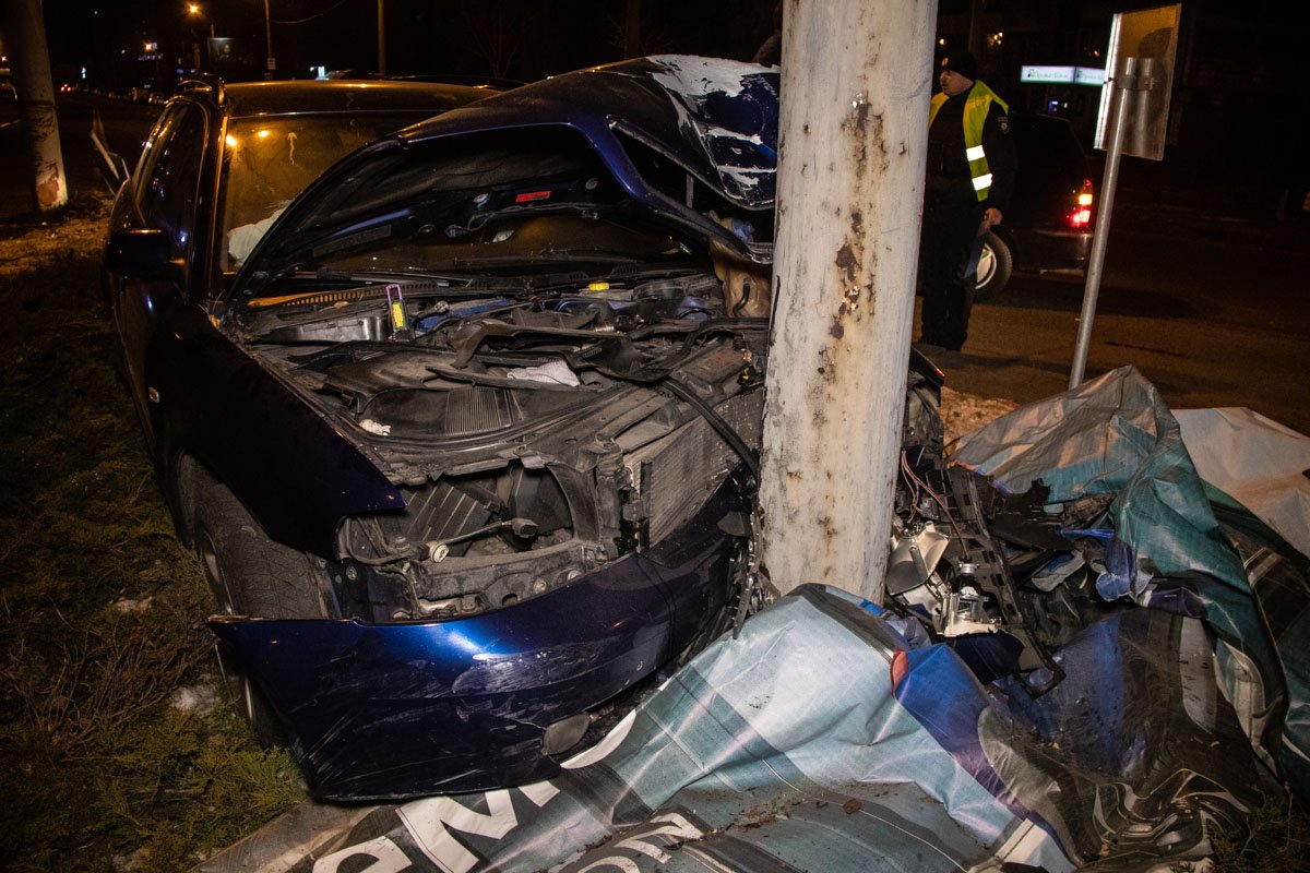 Водитель автомобиля Audi на высокой скорости двигался по проспекту Маяковского в сторону бульвара Перова Водитель автомобиля Audi на высокой скорости двигался по проспекту Маяковского в сторону бульвара Перова