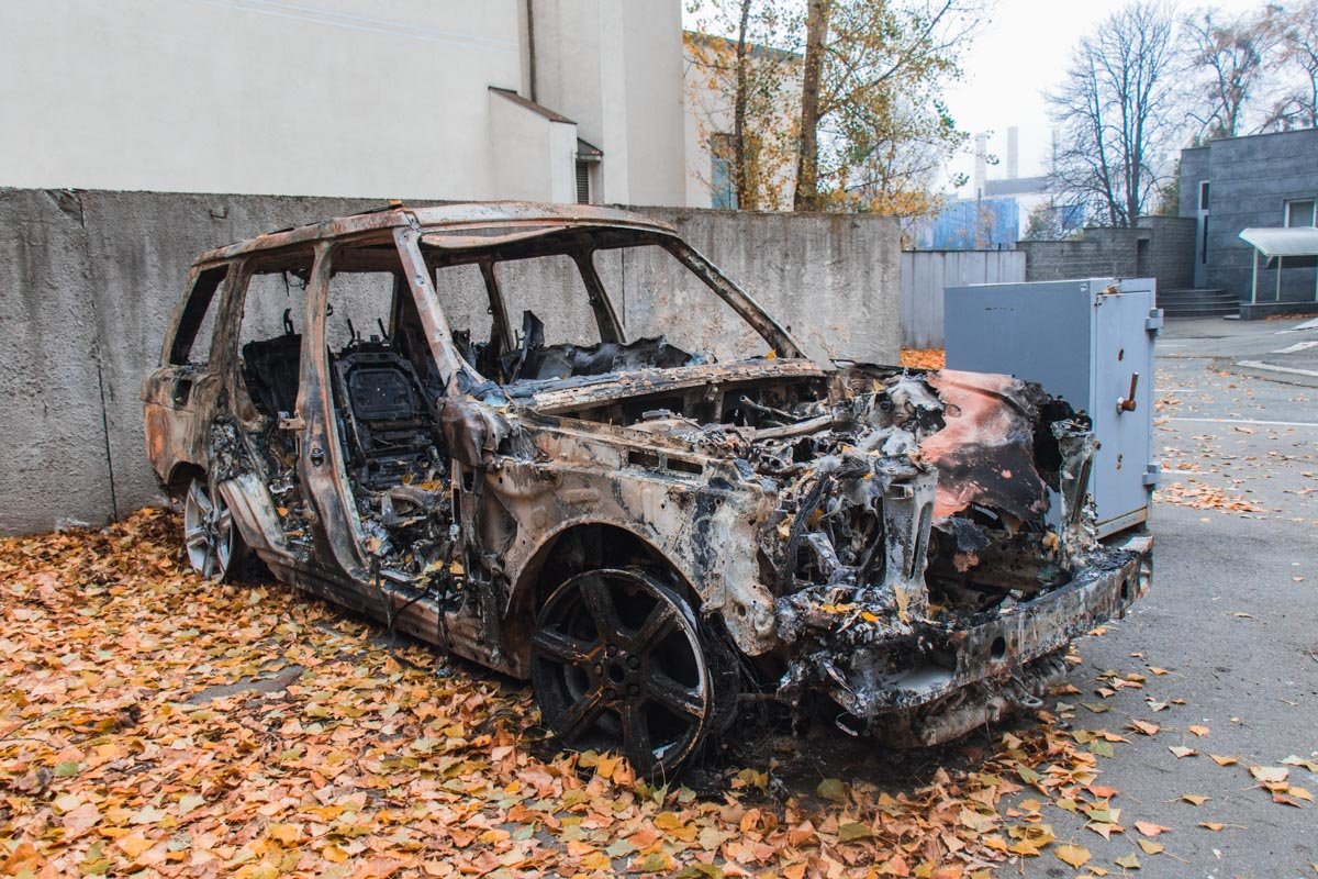 До 20 ноября автомобиль стоял возле офиса "Авто Евро Силы" в Киеве