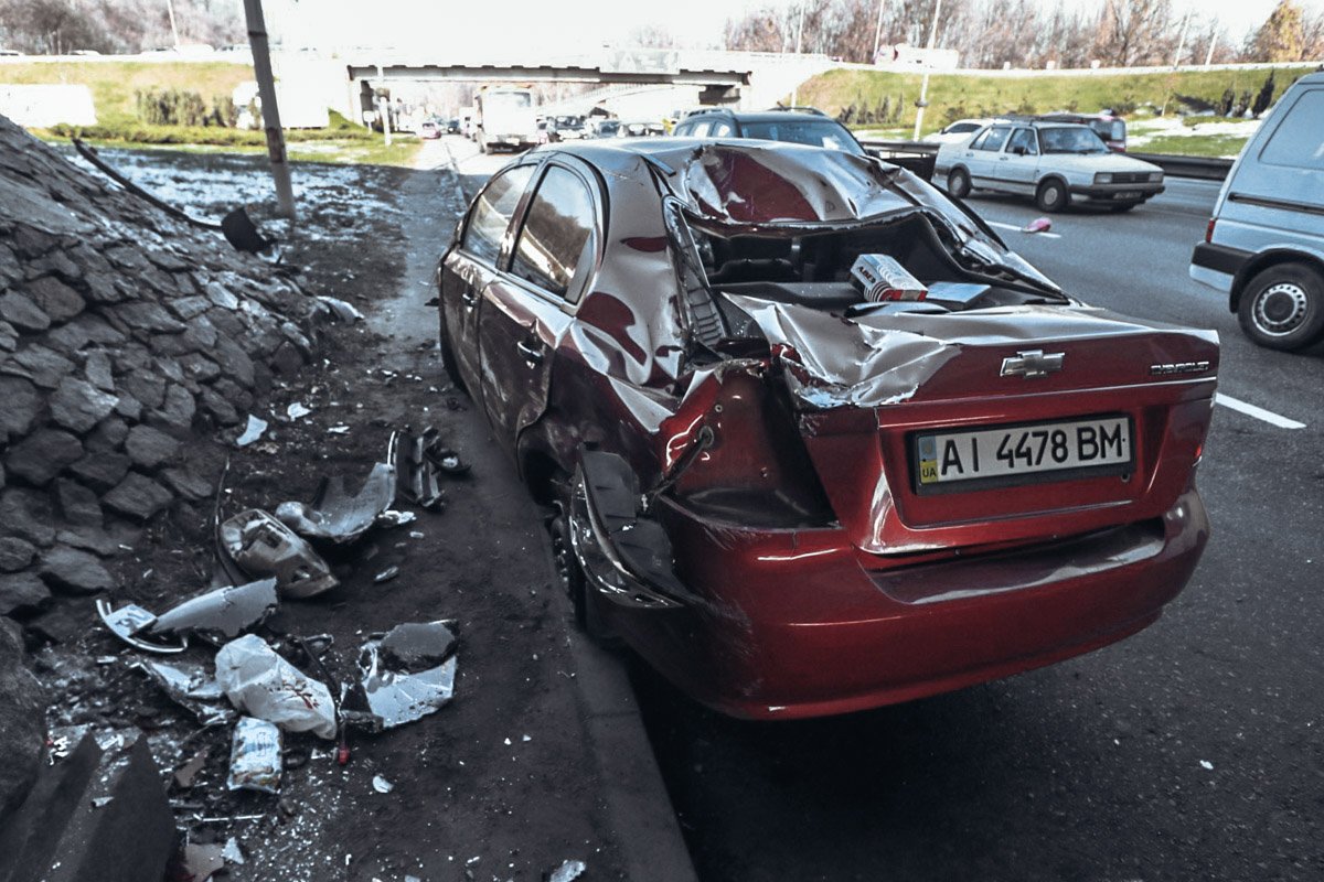 20 ноября около 11:45 на Набережном шоссе произошло ДТП