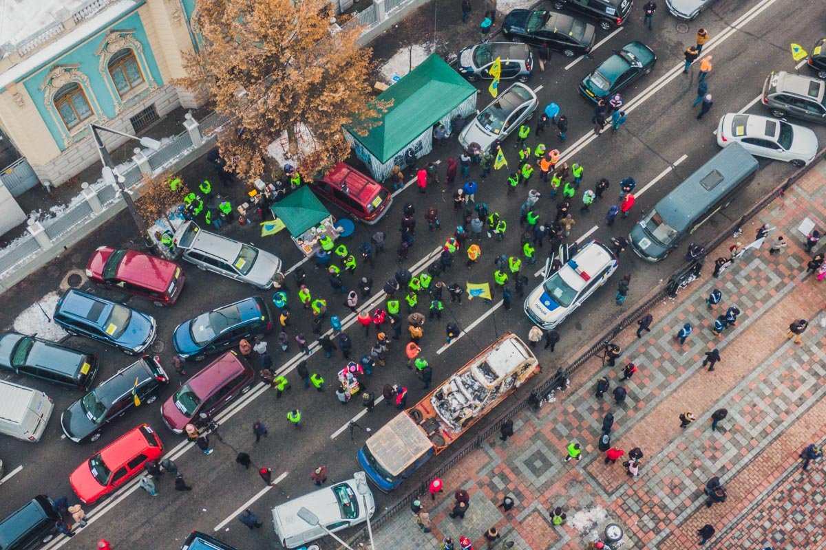 Активисты заблокировали улицу Грушевского Активисты заблокировали улицу Грушевского
