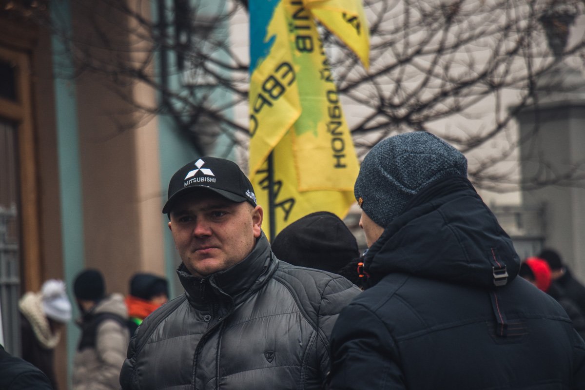 На акцию протеста вышли не только в Киеве но и в Днепре, Борисполе, Херсоне, Кривом Роге, Харькове, Черкассах, Полтаве и в других населенных пунктах На акцию протеста вышли не только в Киеве но и в Днепре, Борисполе, Херсоне, Кривом Роге, Харькове, Черкассах, Полтаве и в других населенных пунктах
