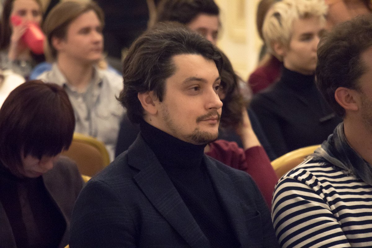 Чаббак рассказала, что главным ключом к успеху голливудских звезд стал безостановочный труд и стремление учиться