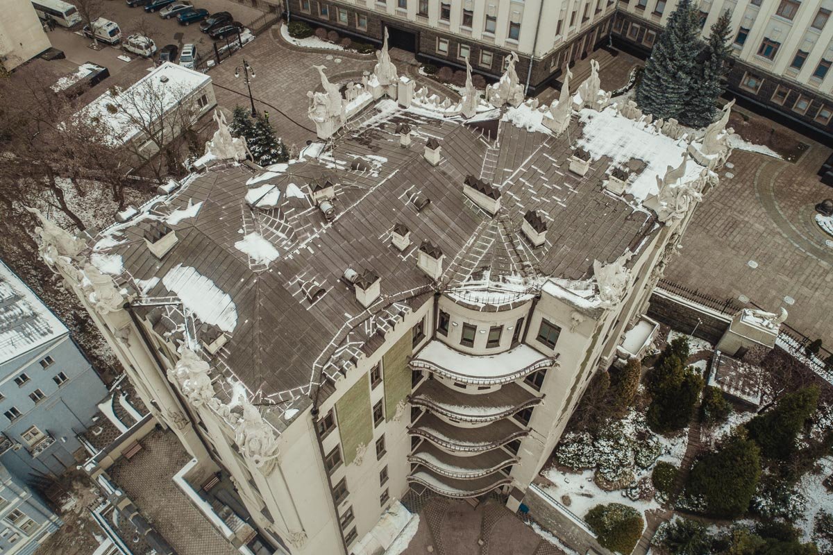 Спустя 14 лет капремонт будет масштабным: от ремонта крыши и всего здания до посадки новых деревьев на территории