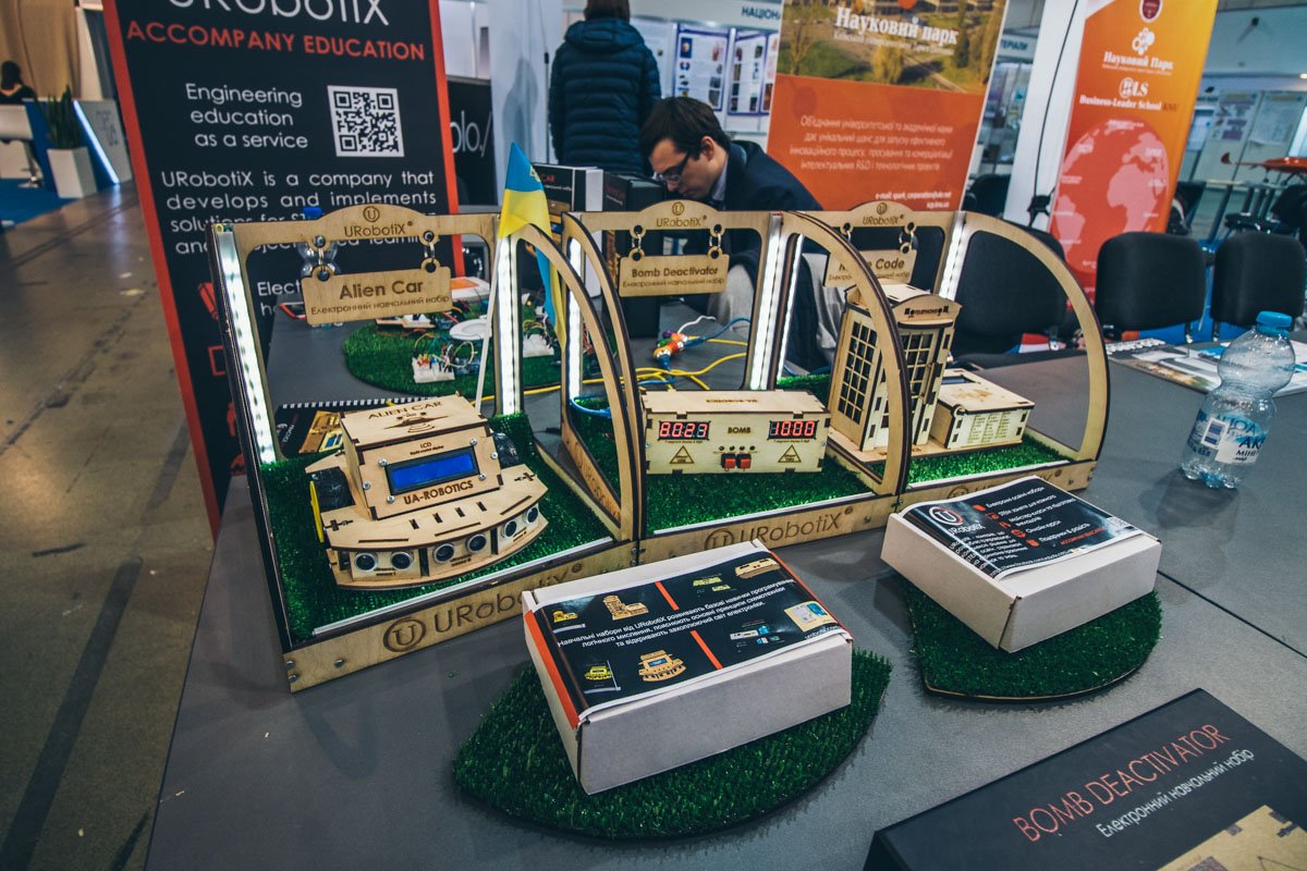 Разработчики охватили множество сфер: робототехнику, нанотехнологии, биоинженерию, аграрную и многие другие Разработчики охватили множество сфер: робототехнику, нанотехнологии, биоинженерию, аграрную и многие другие