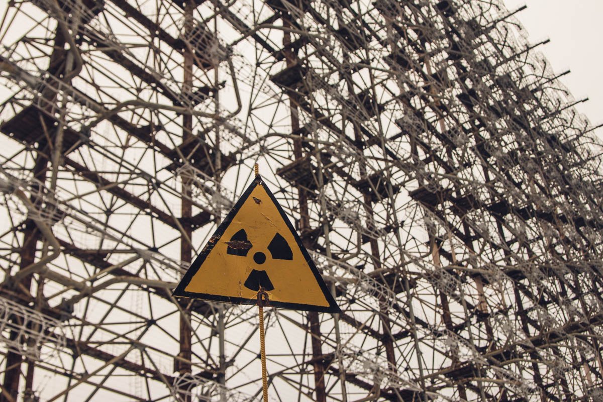 Ее не увидишь и не почувствуешь, но она повсюду - радиация