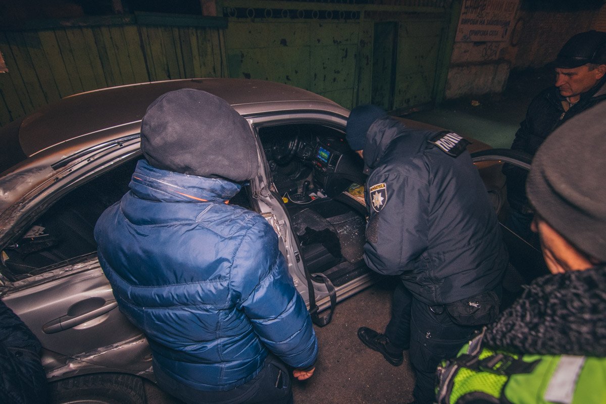 Пассажир этого транспорта заявил, что вообще ехал в такси и не знает того, кто управлял машиной, а его пьяный друг ехал на заднем сидении Пассажир этого транспорта заявил, что вообще ехал в такси и не знает того, кто управлял машиной, а его пьяный друг ехал на заднем сидении