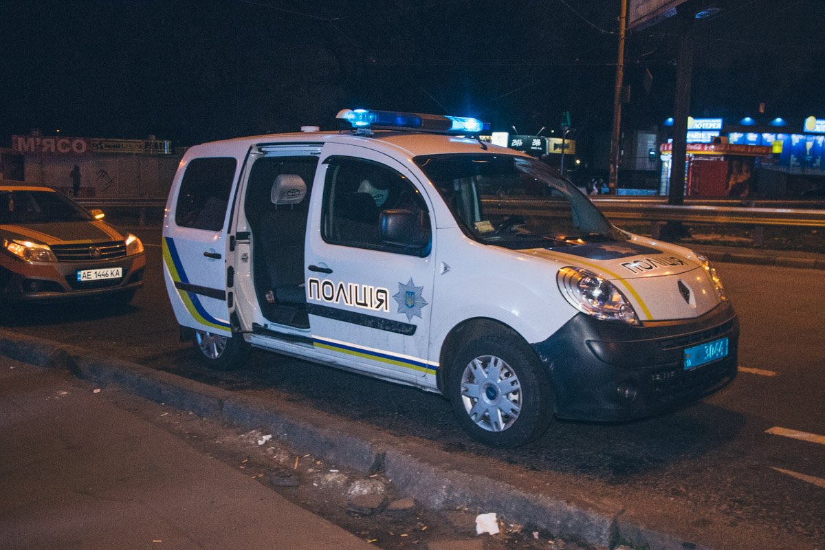 На месте работали сотрудники полиции, следственно-оперативная группа и медики