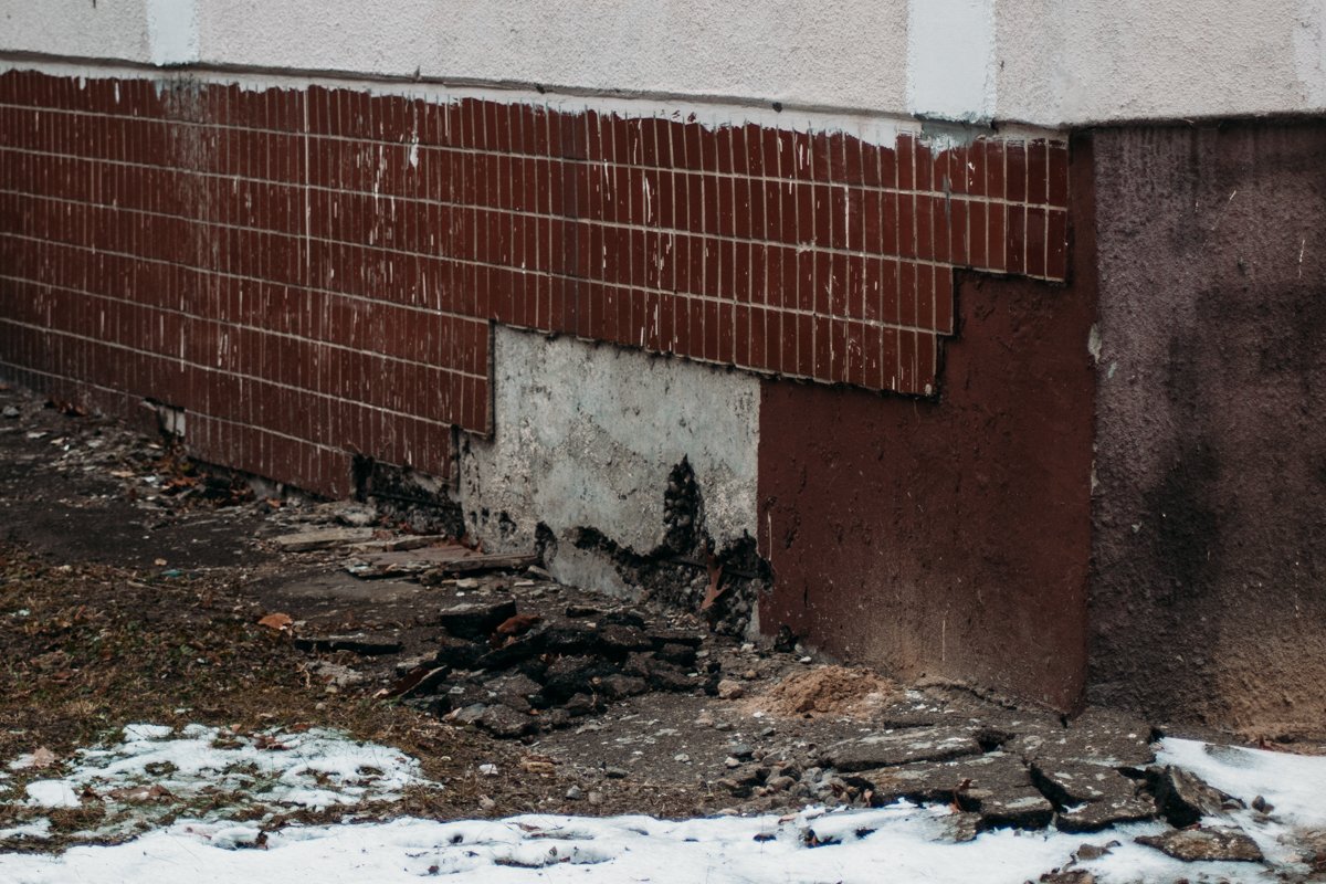 Не помешает поработать над внешним видом здания Не помешает поработать над внешним видом здания