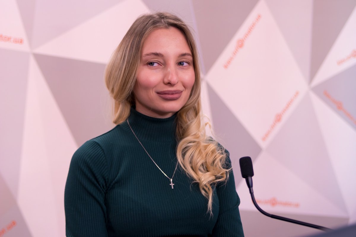 Информатор пообщался с визажистом Дианой Джерих и узнал все модные тенденции макияжа на Новый год 2019 