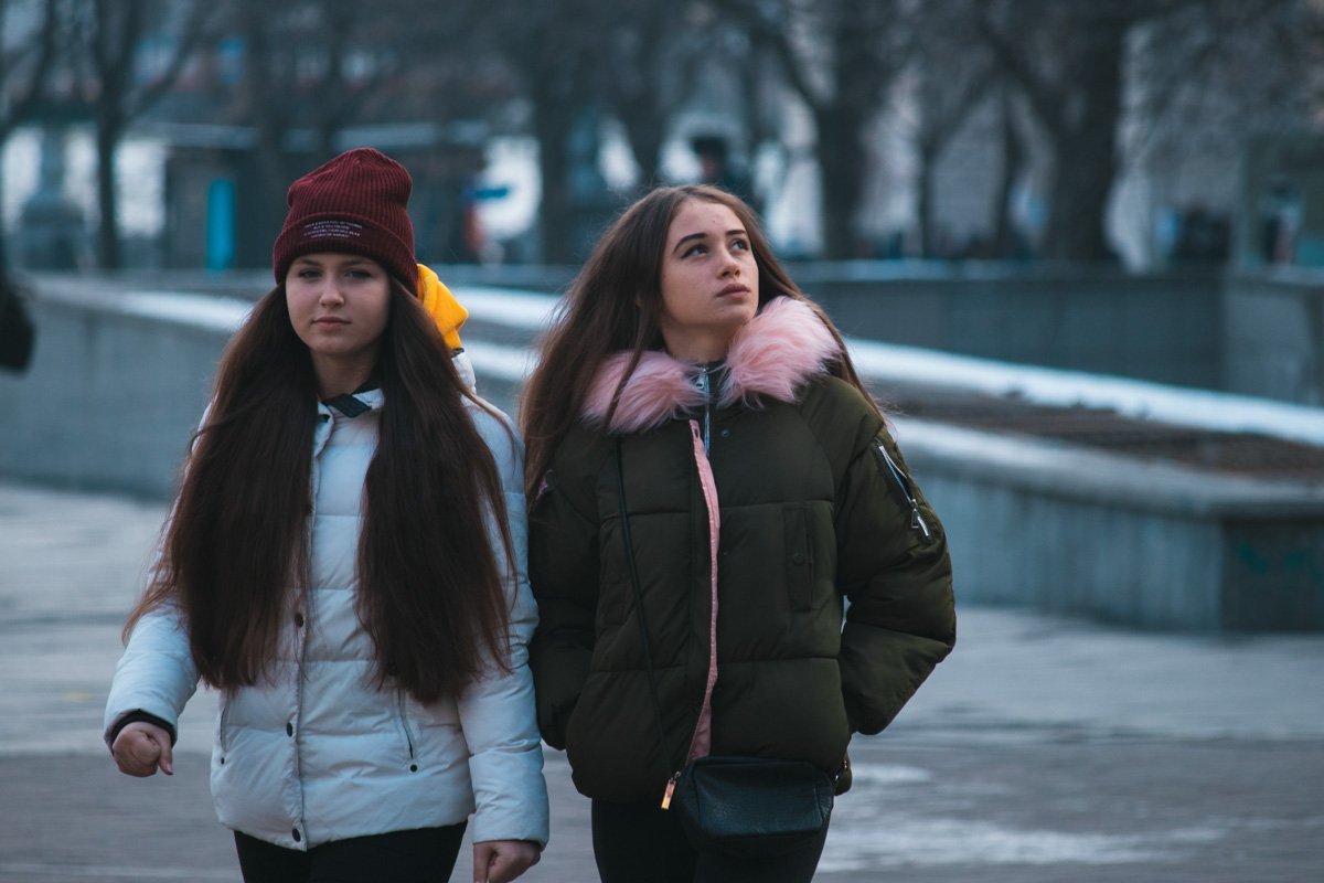 Интересно, что она там увидела?