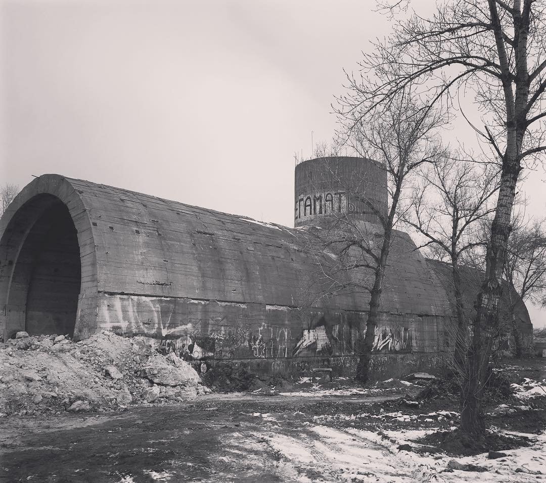 Знаменитая "труба" на Оболони. Фото: @zvitlo Знаменитая "труба" на Оболони. Фото: @zvitlo