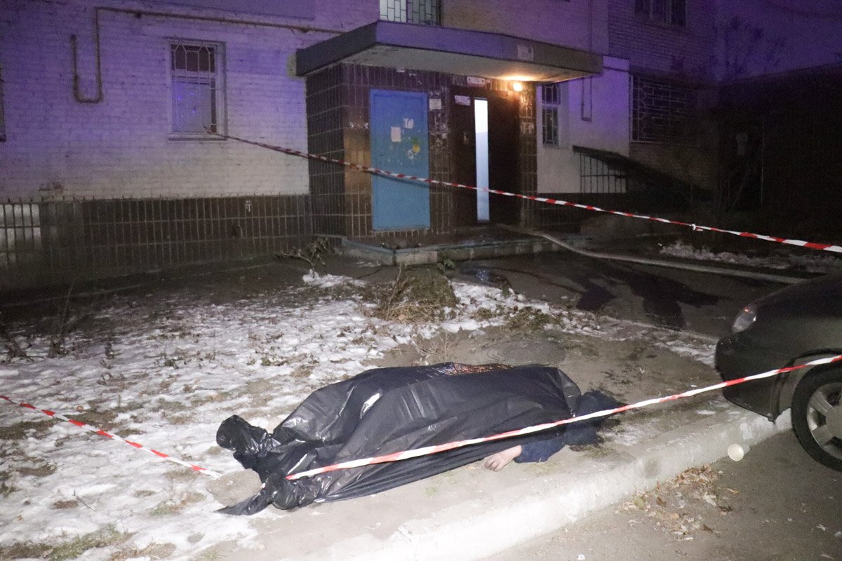 За день до этого, у погибшей умер муж