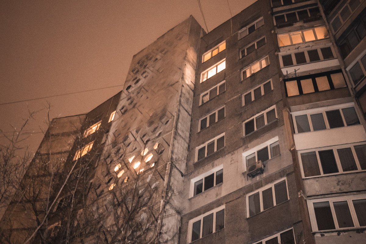 25 ноября в Оболонском районе Киева начался пожар в квартире жилого дома 25 ноября в Оболонском районе Киева начался пожар в квартире жилого дома