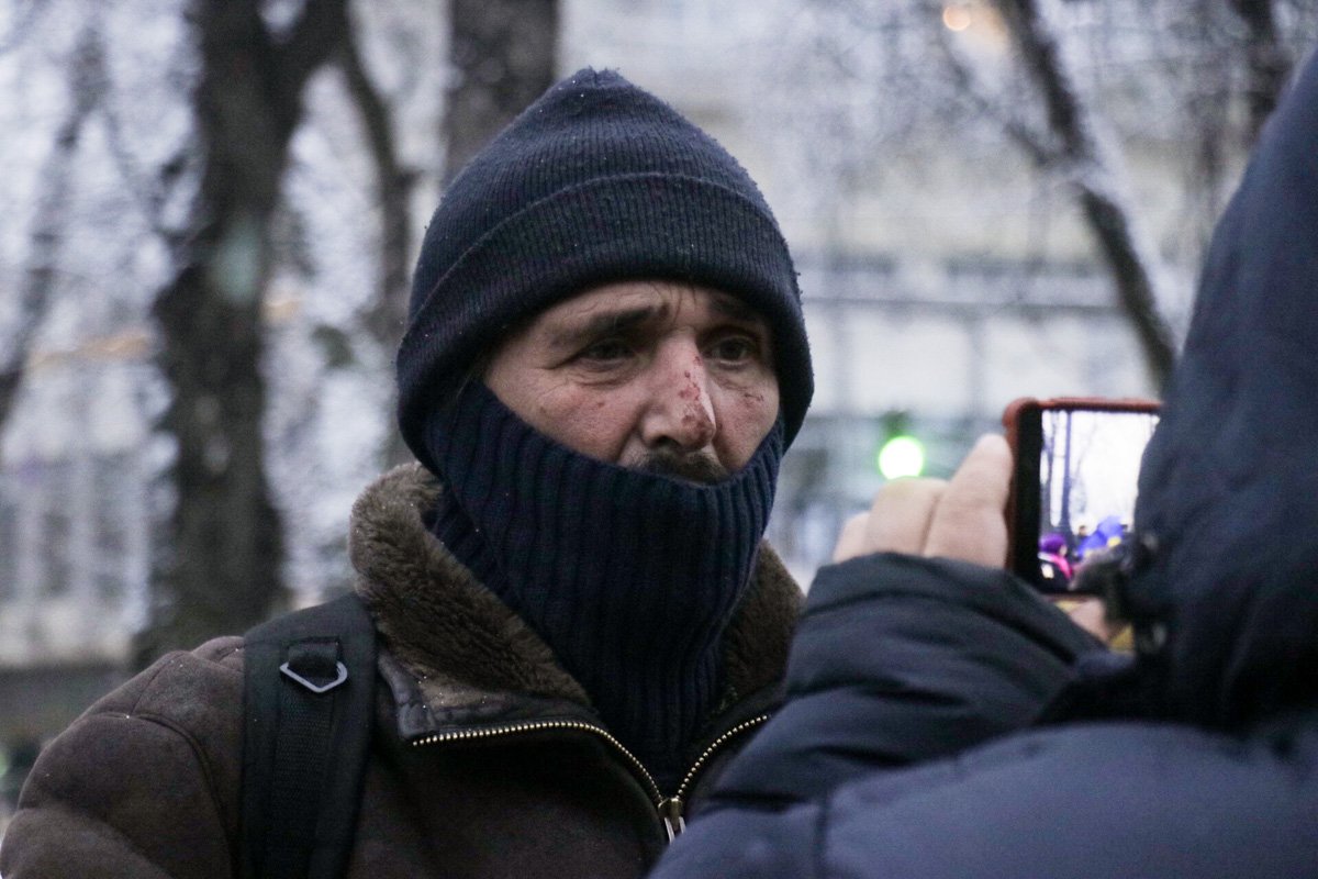 Протестующие были на Банковой около 12:00. По словам правоохранителей, они находились там где-то 15 минут