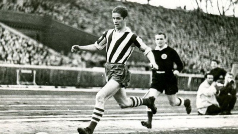 Легендарный нападающий киевского Динамо Виктор Каневский умер в возрасте 82 лет Легендарный нападающий киевского Динамо Виктор Каневский умер в возрасте 82 лет