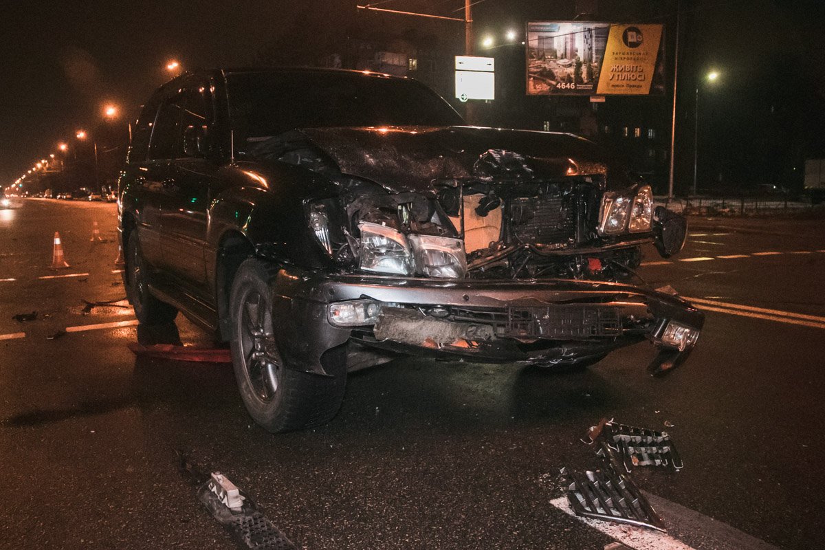 Водитель Lexus, по предварительной информации, не пострадал Водитель Lexus, по предварительной информации, не пострадал