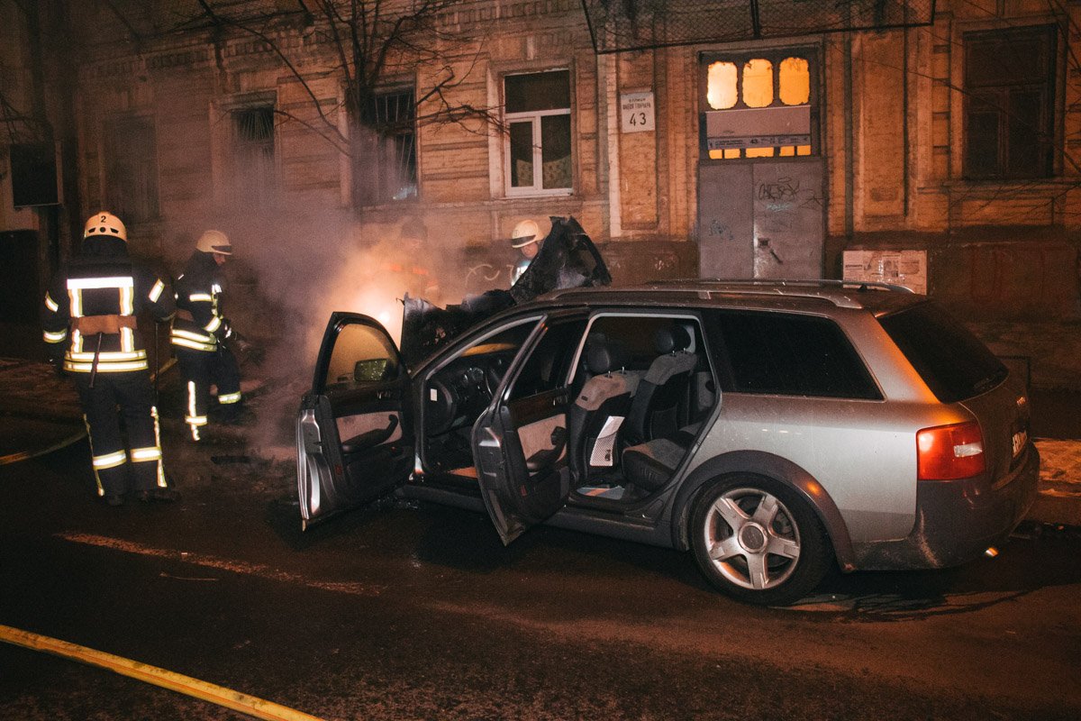 Горел автомобиль Audi A6