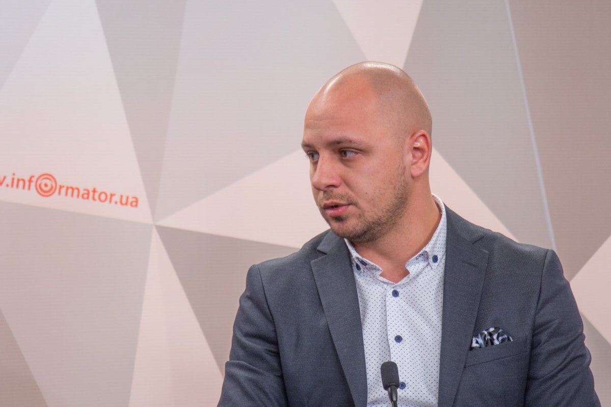 В первую очередь должна быть собрана вся возможная информация, в том числе с камер наблюдения В первую очередь должна быть собрана вся возможная информация, в том числе с камер наблюдения