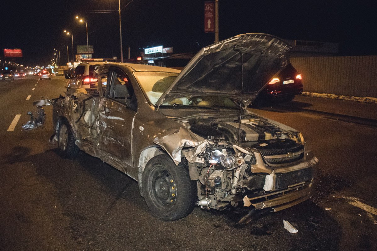 Столкнулись Chevrolet Lacetti и фура MAN