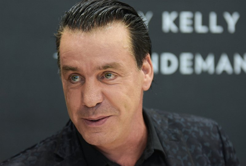 Солист Rammstein раздаст автографы жителям Киева